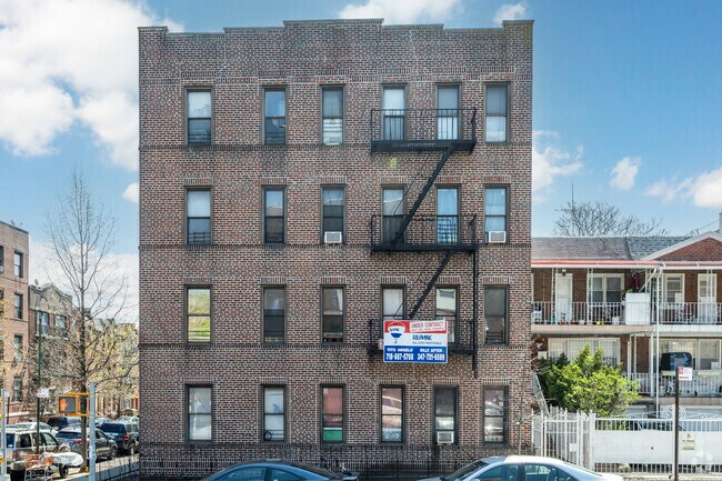 Building Photo - 902 42nd St