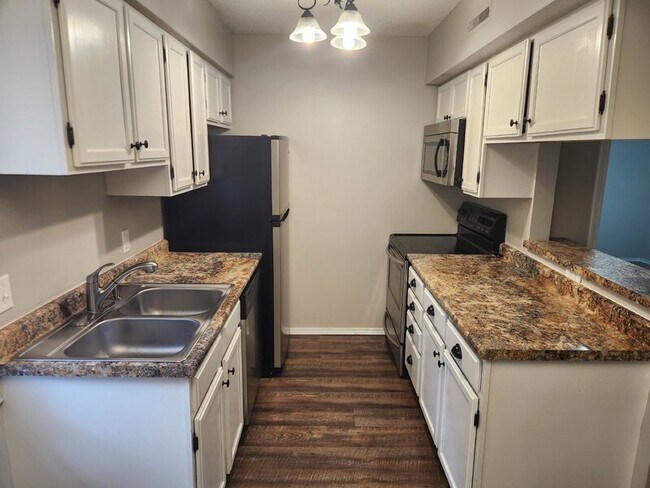 Foto del edificio - 5220 Boulder Drive