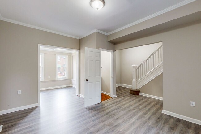 Foto del edificio - Fully Renovated & Fenced Backyard!