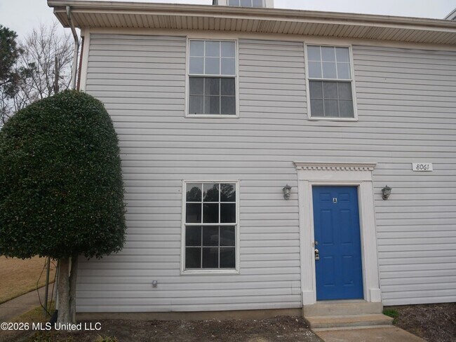 Foto del edificio - 8061 Martha Ann Ln