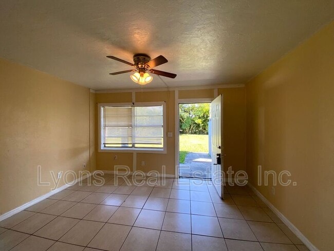 Foto del edificio - 3323 Canal St