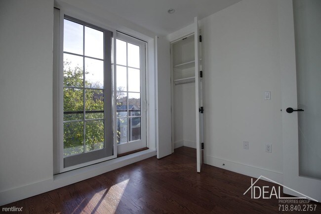 Foto del edificio - 184 Hawthorne St