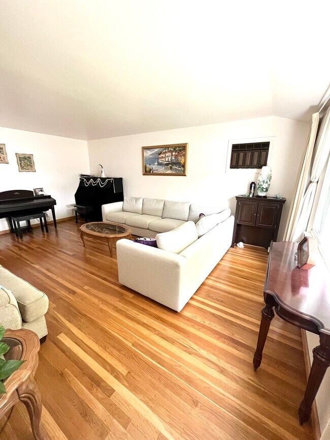 Foto del edificio - 5628 Croydon Ave
