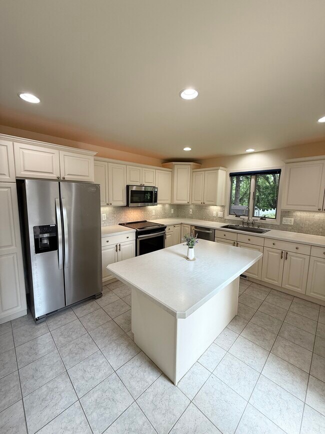 Foto del edificio - 5313 Raywood Rd