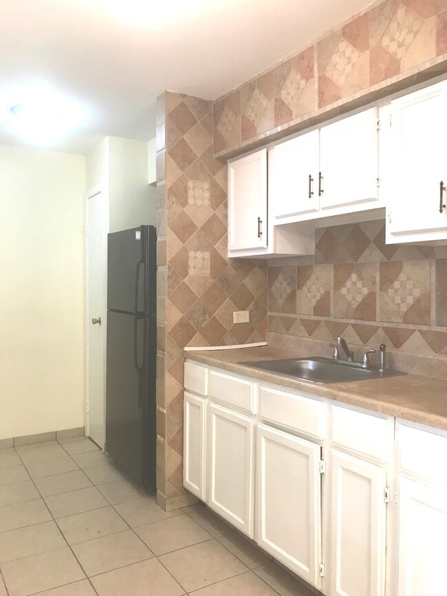 Foto del edificio - 1393 S Glen Cir
