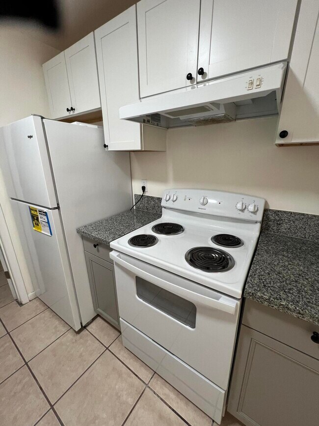 Foto del edificio - 17345 Bush Rd