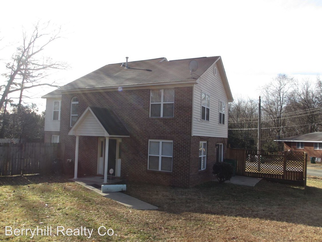 Foto principal - 5624 Stardust Dr
