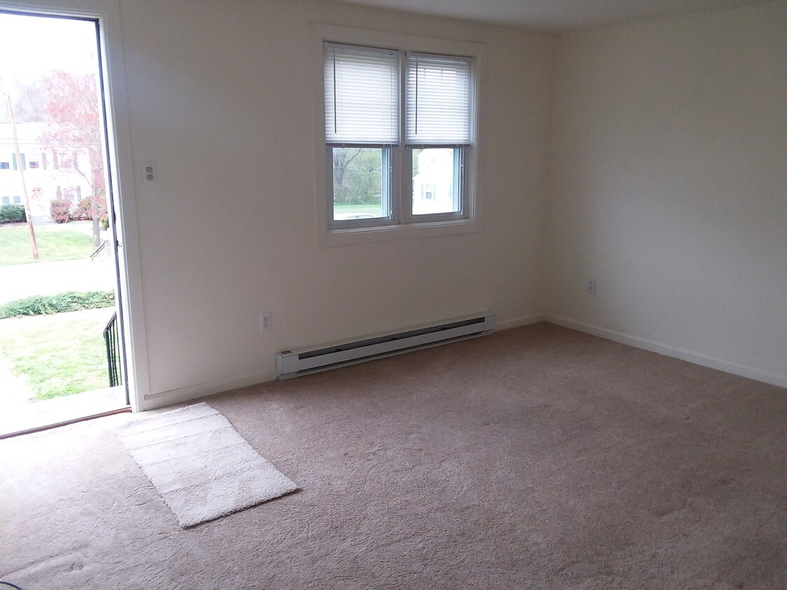 409 Cherrydale Ave, Front Royal, VA 22630 Apartments in Front Royal