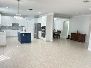 Building Photo - 550 Cypress Crossing
