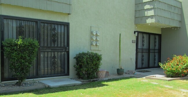 Building Photo - 4620 N 68th St