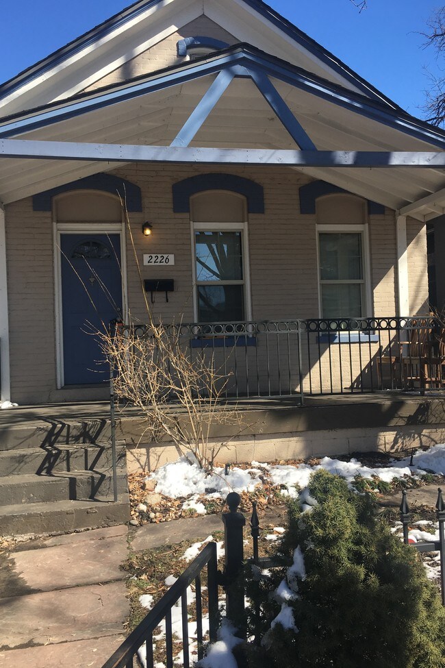 Foto del edificio - 2226 N Clarkson St