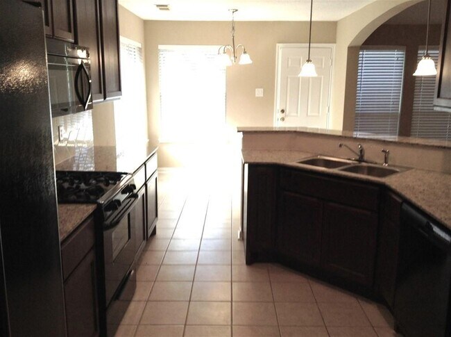 Foto del edificio - 1608 Misty Fawn Ln