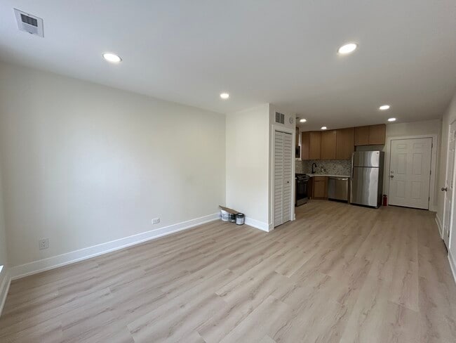 Building Photo - 1313 W Ohio St