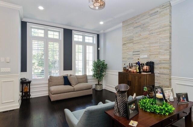 Foto principal - 4847 S Champlain Ave