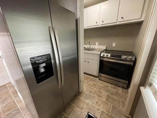 Foto del edificio - 6980 Farm Rd 115