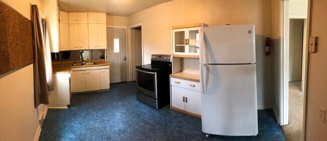 Kitchen - 123 9th St