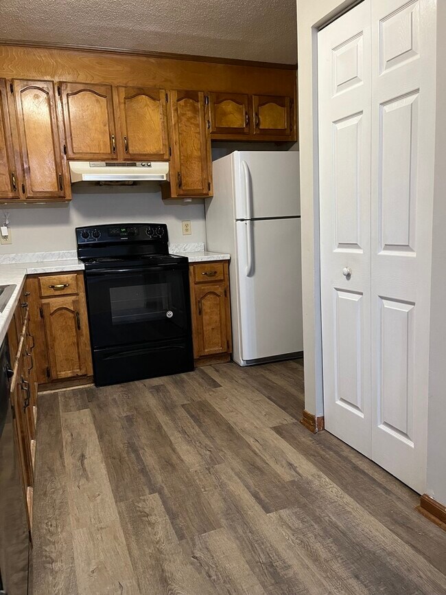 Foto del edificio - 800 Mountain View Ct