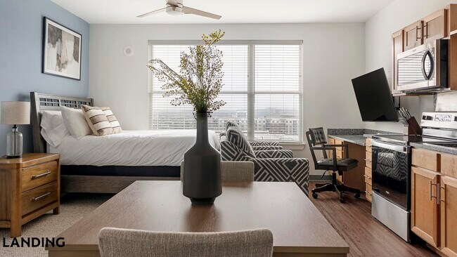 Building Photo - 302 13th St S