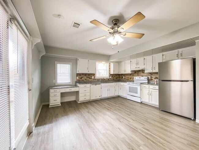 Foto del edificio - 5609 N Mayview Ave