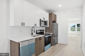 Building Photo - 669 N 39th St