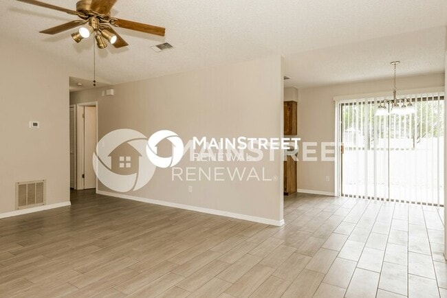 Building Photo - 3 Bedroom Pet-Friendly Home in DELTONA, FL...