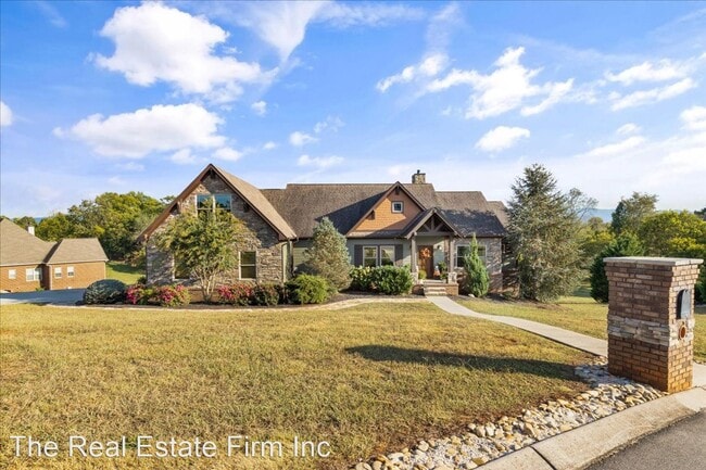 Building Photo - 4 br, 2.5 bath House - 1307 Woodland Trace