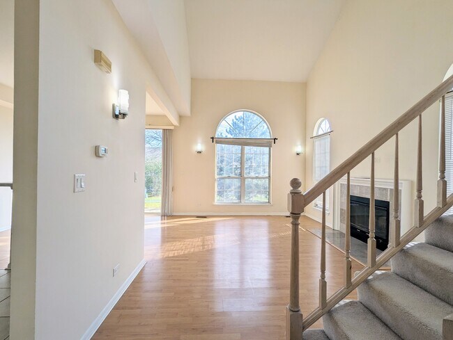 Foto del edificio - 549 Woodcrest Dr