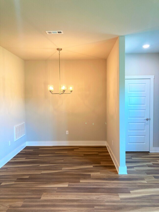 comida - 2184 W Moore Ln