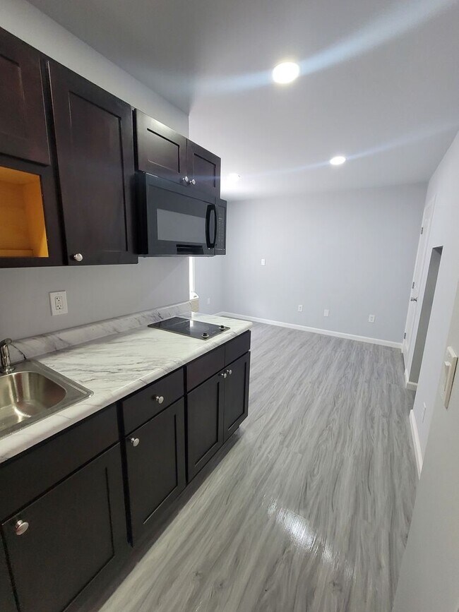 Foto del edificio - 427-429 W. Queen Lane