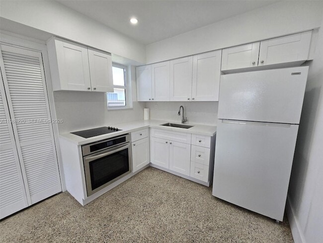 Building Photo - 3245 SW 88th Ct