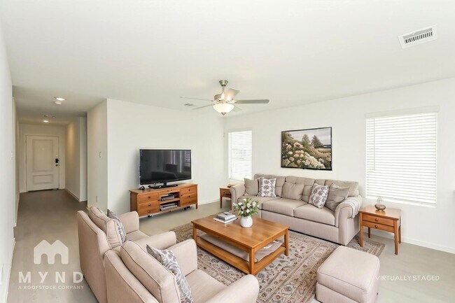 Foto del edificio - 2701 Mistwood Dr