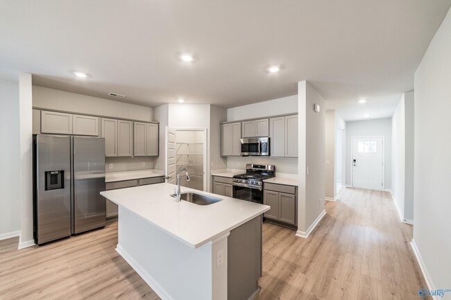 Building Photo - 14976 Greenleaf Dr
