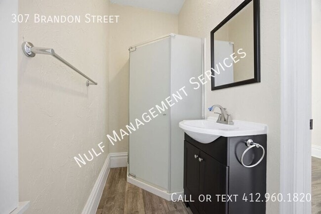 Foto del edificio - 307 Brandon St