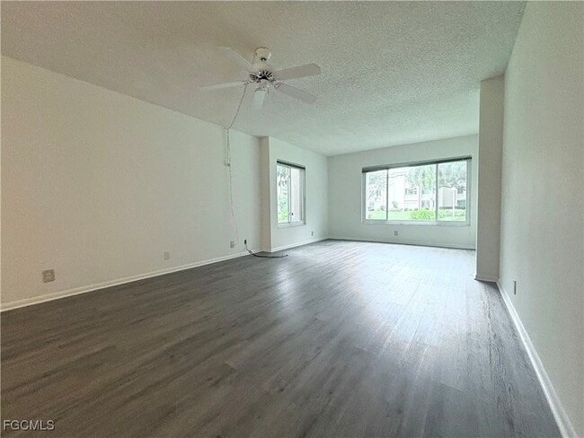 Foto del edificio - 2264 Winkler Ave