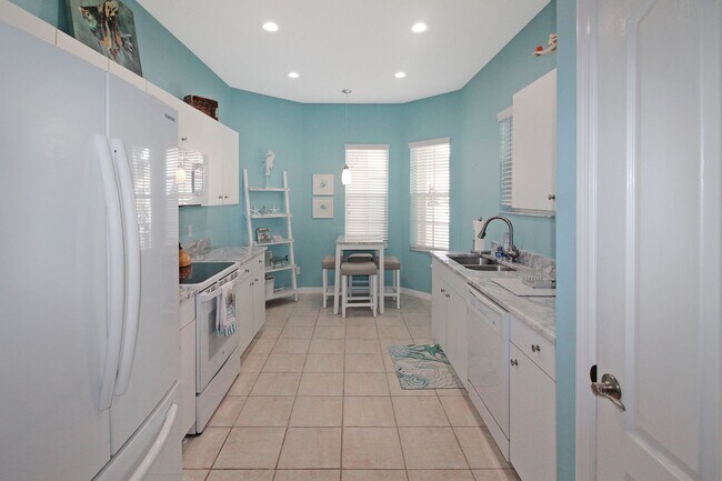 Building Photo - 1230 Berkshire Cir