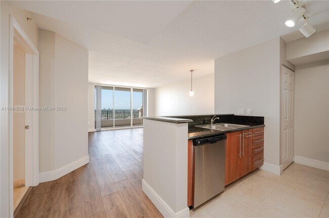 Foto del edificio - 3232 SW 22nd Terrace