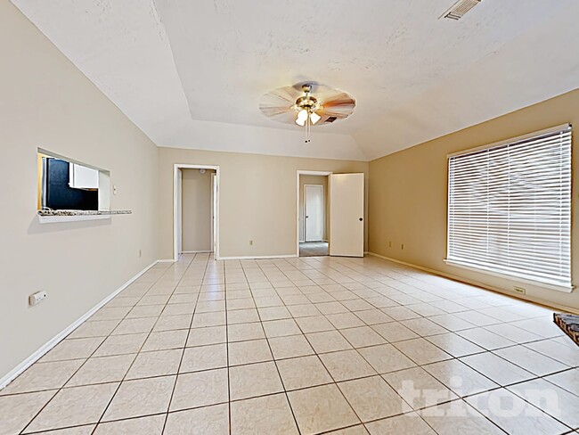 Building Photo - 6922 Clee Ln