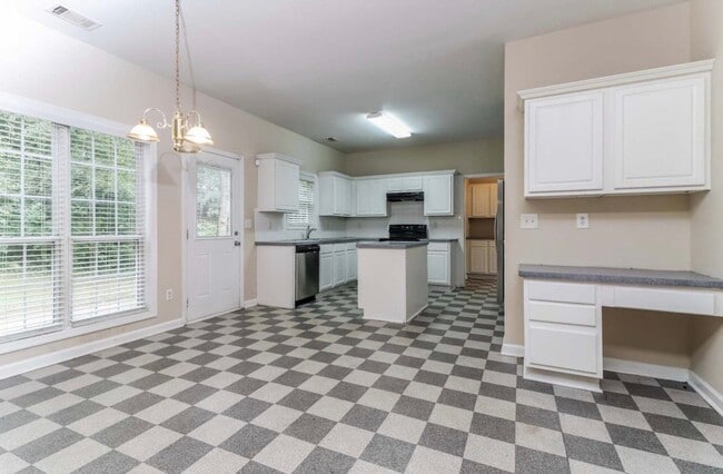 Building Photo - 3740 Cranford Dr SW