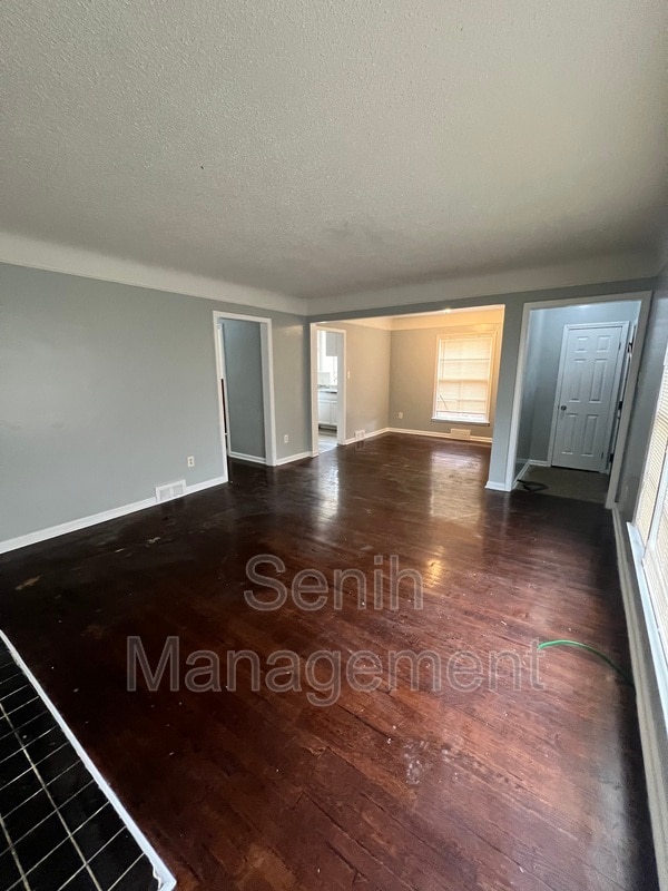 Foto del edificio - 7334 Thatcher St