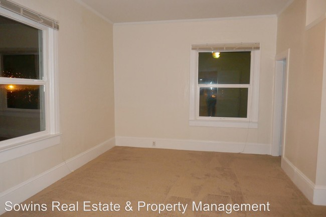 Building Photo - 400-400 W Marine Dr