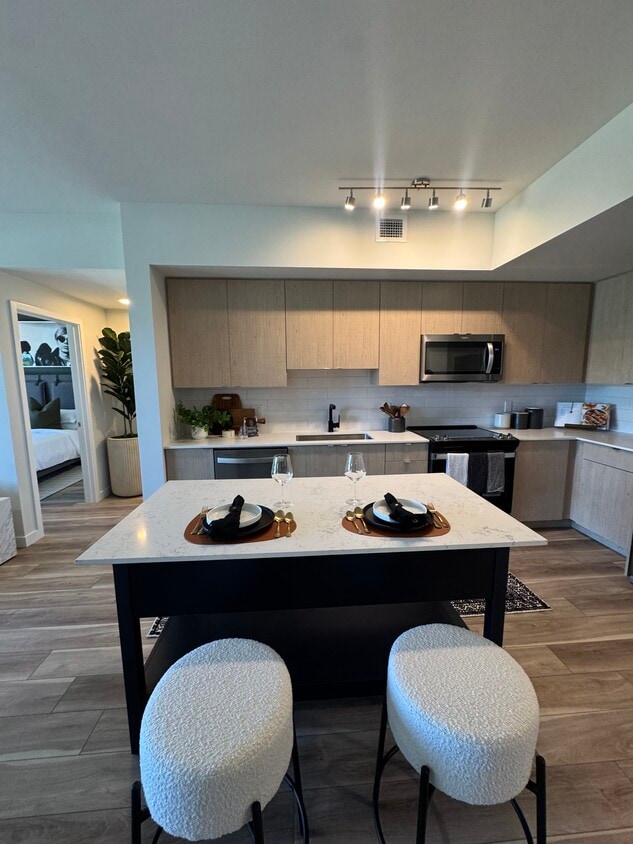 Foto principal - 2460 NE 188th St