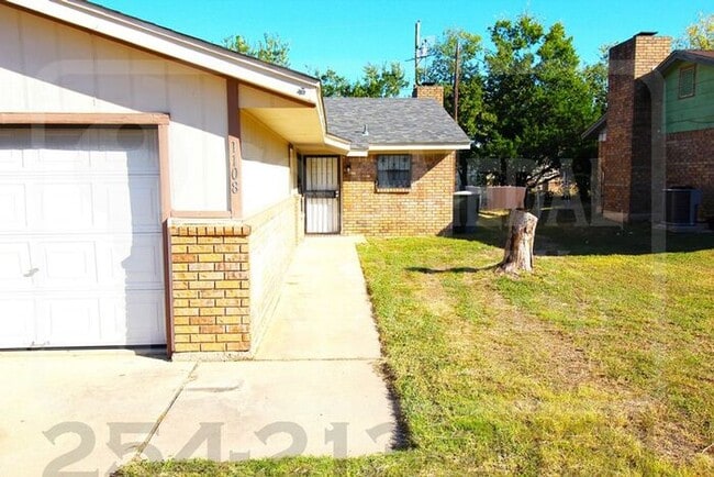 Building Photo - 1108 Charisse St