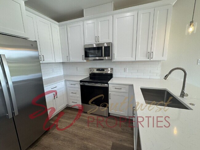 Foto del edificio - Upgrade your living experience across from campus! 3 bedroom 3.5 bath!