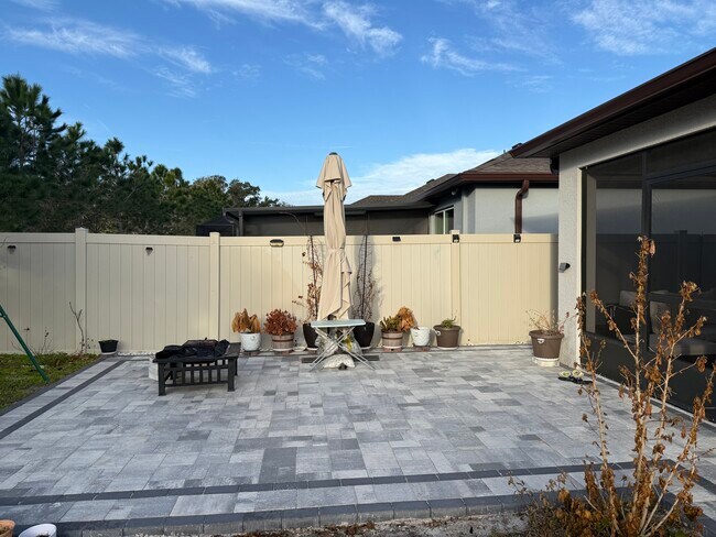 Foto del edificio - 30152 Skylark Dr