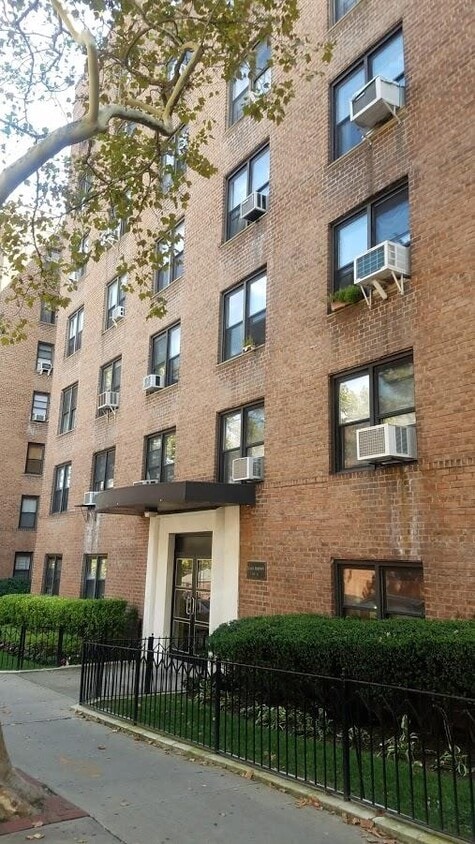 Primary Photo - 102-12 65th Ave