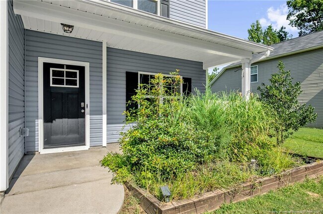 Foto del edificio - 2779 Rivercliff Rd