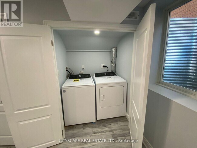 Building Photo - 413 Leiterman Dr