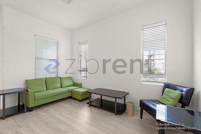 Foto del edificio - 4411 Natomas Central Dr