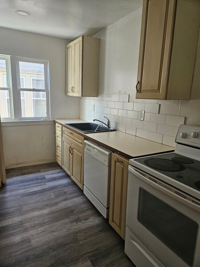 Foto del edificio - 14033 Cherrylawn St