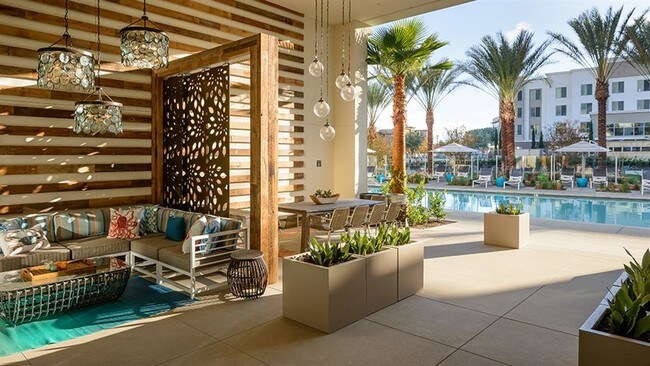 Mega cabaña junto a la piscina Oasis - Vantis Apartments